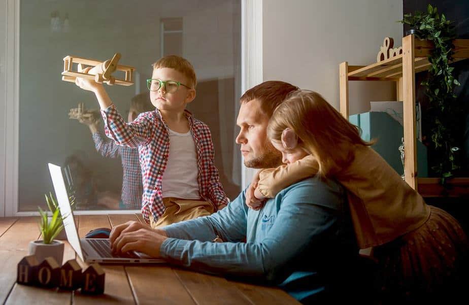 8 mẹo giúp bạn làm việc tại nhà dễ dàng hơn trong ngày giãn cách 16 chăm con tại nhà
