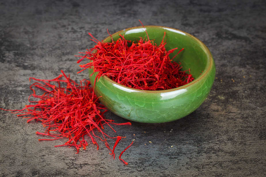 sử dụng nhụy hoa nghệ tây