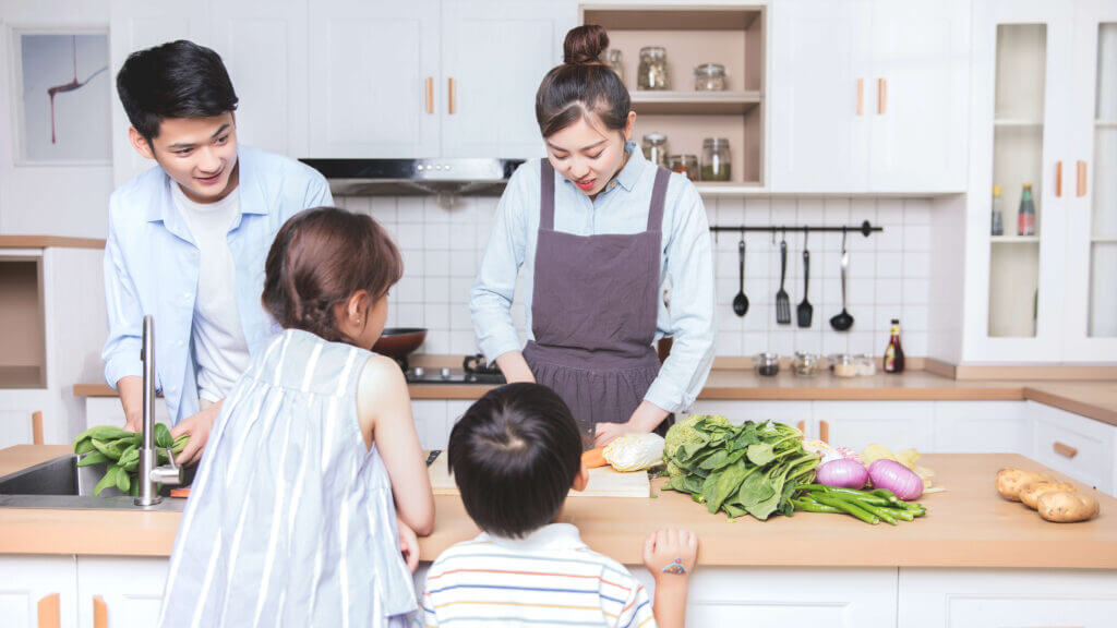 Ở nhà nhiều mùa Covid, tránh xa 5 thói quen tai hại này! 38 nấu ăn