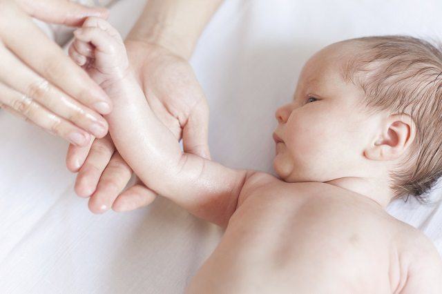 8 tips skincare cho bé, mẹ nào cũng nên biết để chăm sóc con thật tốt 34 skincare cho bé