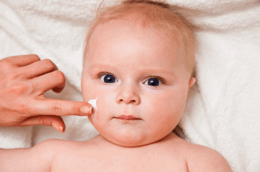 8 tips skincare cho bé, mẹ nào cũng nên biết để chăm sóc con thật tốt 4