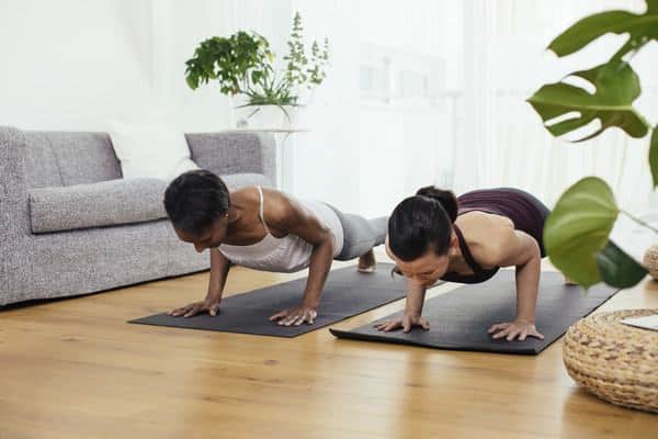 Chỉ với 4 giây tập thể dục mùa dịch này, sức khỏe của bạn sẽ được đảm bảo 37 tập thể dục
