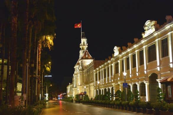 Những người không ngủ sớm trong đêm thành phố vắng lặng 41 thành phố vắng lặng