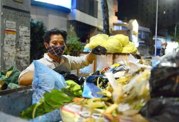 Những người không ngủ sớm trong đêm thành phố vắng lặng 49 tình hình covid-19