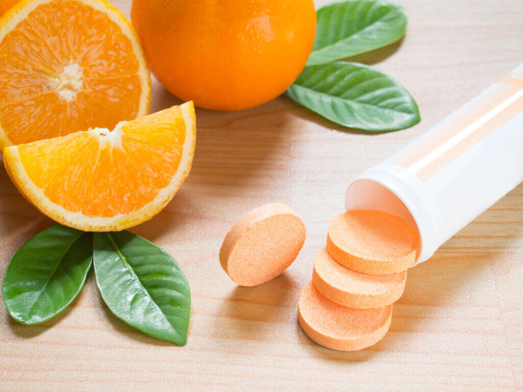 Không chỉ cam, còn nhiều thực phẩm giàu vitamin C mà bạn chưa biết đấy! 39 viên uống vitamin C