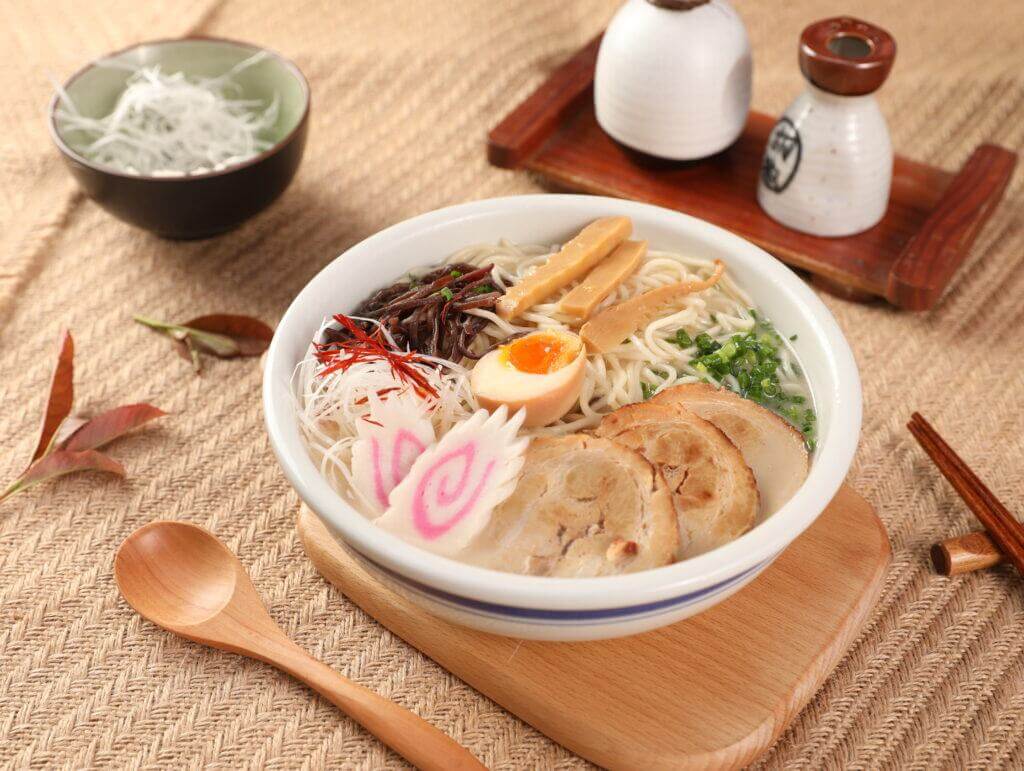 nấu mì ramen