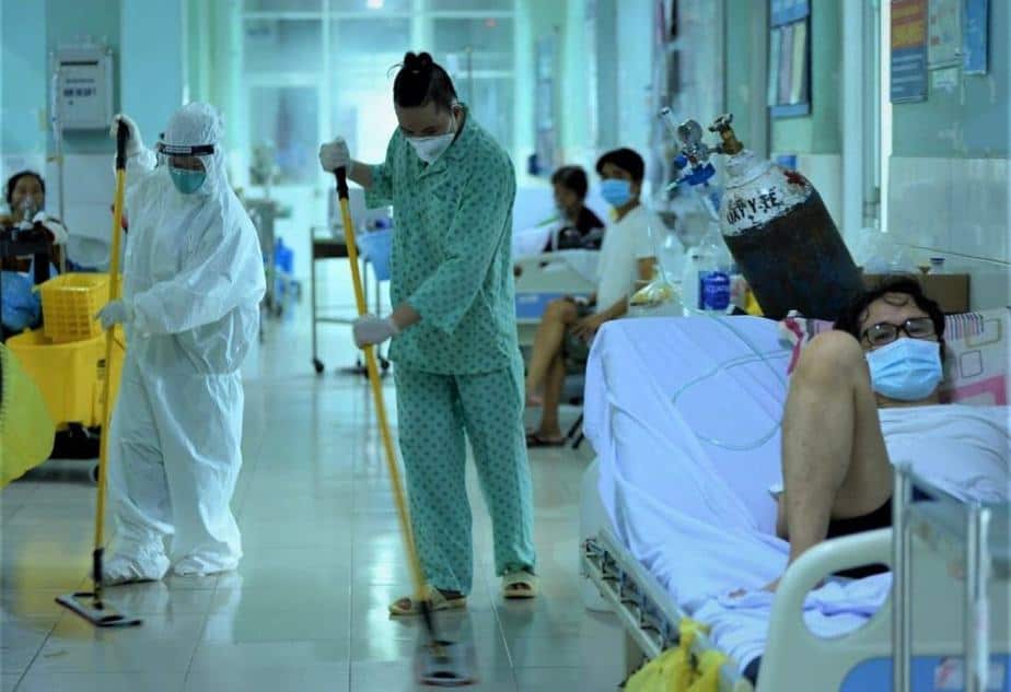 F0 ở TP.HCM xin được quét dọn, gội đầu cho cả khoa bệnh 39 dịch bệnh