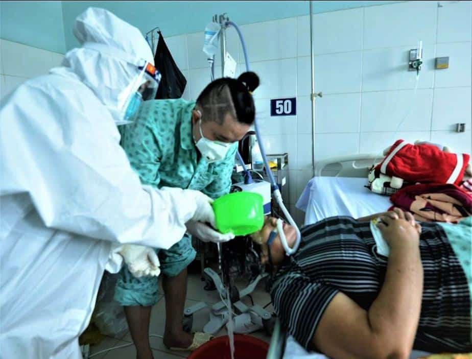 F0 ở TP.HCM xin được quét dọn, gội đầu cho cả khoa bệnh 41 covid-19