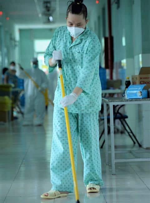 F0 ở TP.HCM xin được quét dọn, gội đầu cho cả khoa bệnh 42 tình hình covid-19