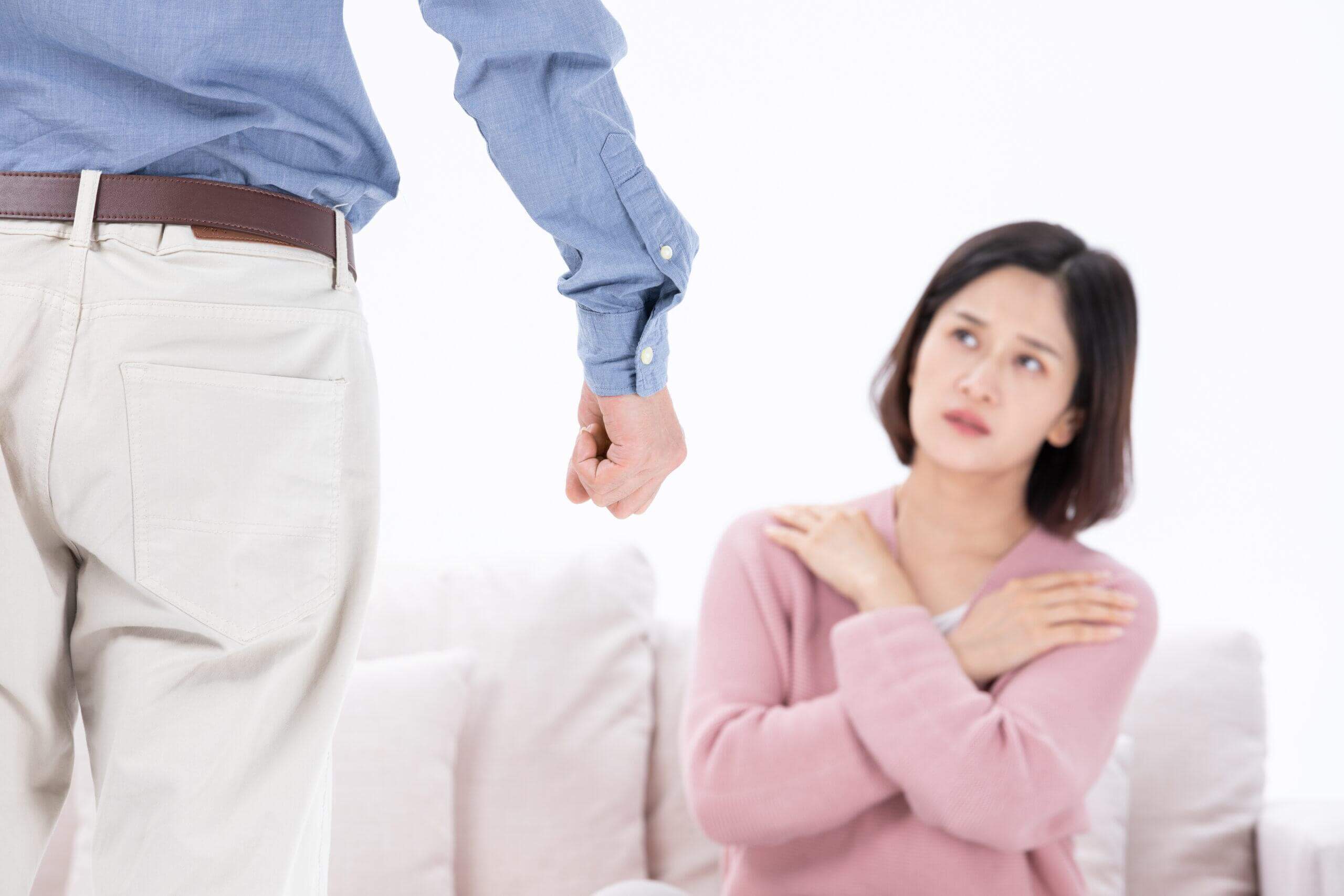 Đừng để quan tâm trở thành sự kiểm soát trong tình yêu 35 cặp đôi