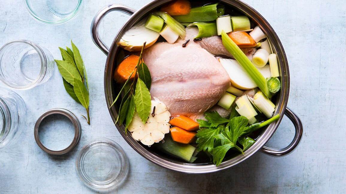 Yên tâm chống dịch khi nhà có 8 loại thực phẩm tăng cường hệ miễn dịch này 39 súp gà