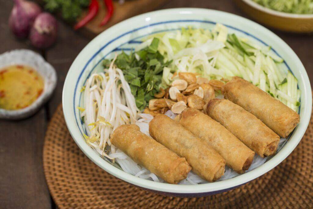 làm bún chả giò