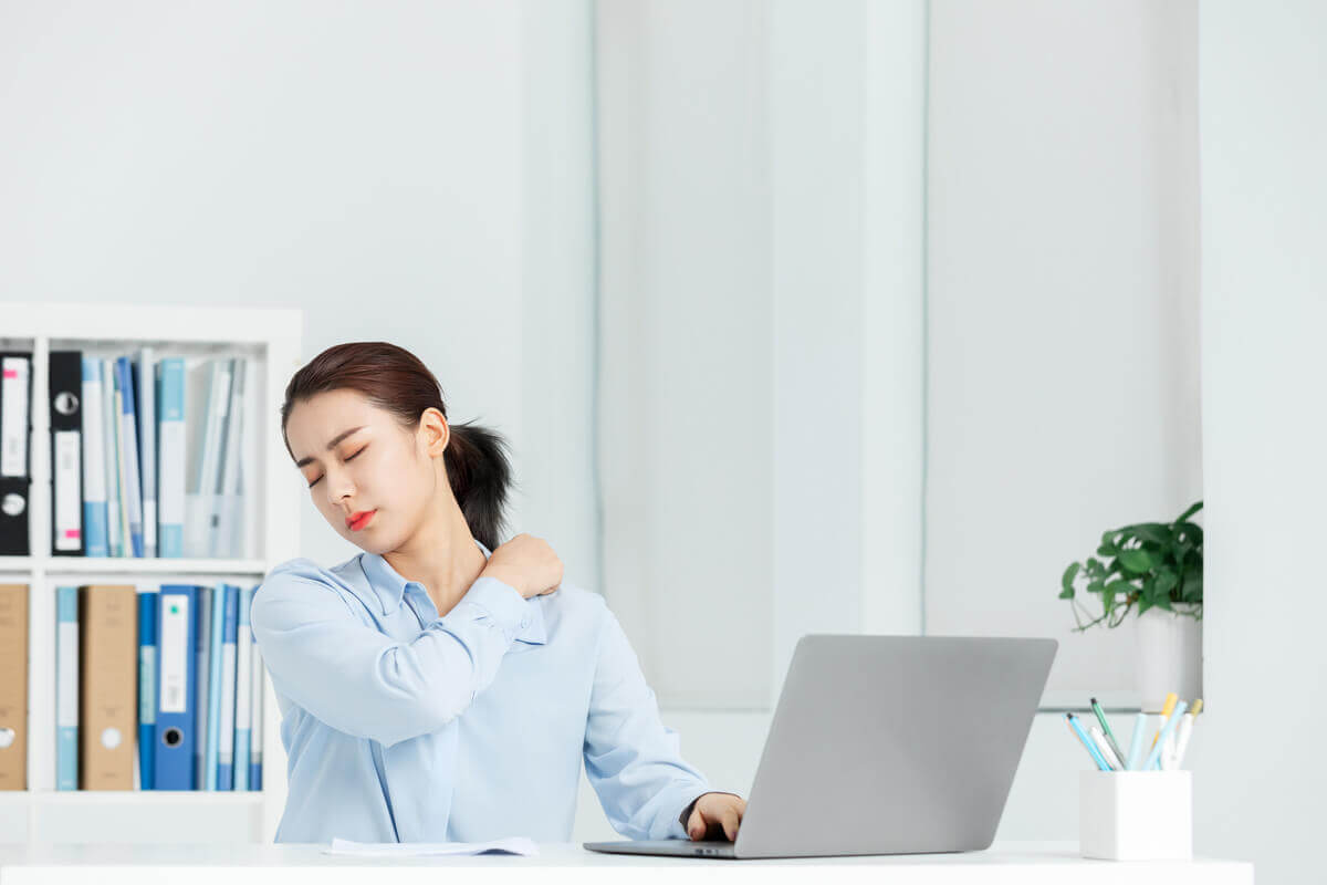 đau cổ vai gáy 1