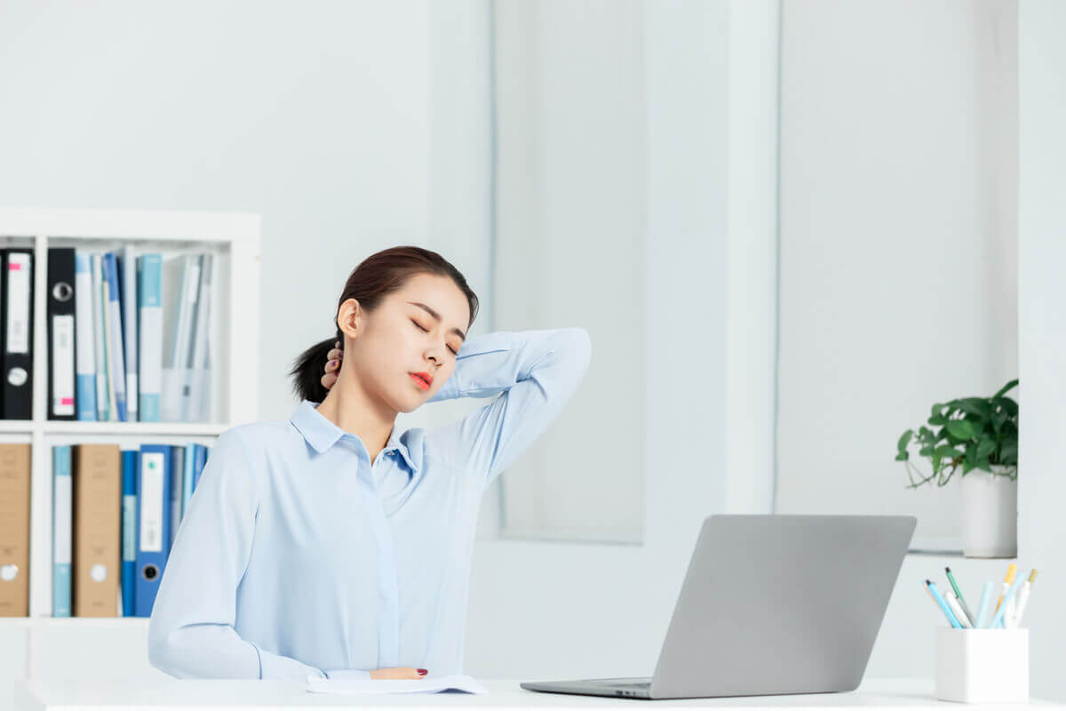 đau cổ vai gáy 4
