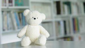 Vì sao đứa trẻ nào cũng thích ôm 1 chú gấu bông cũ mèm? 6