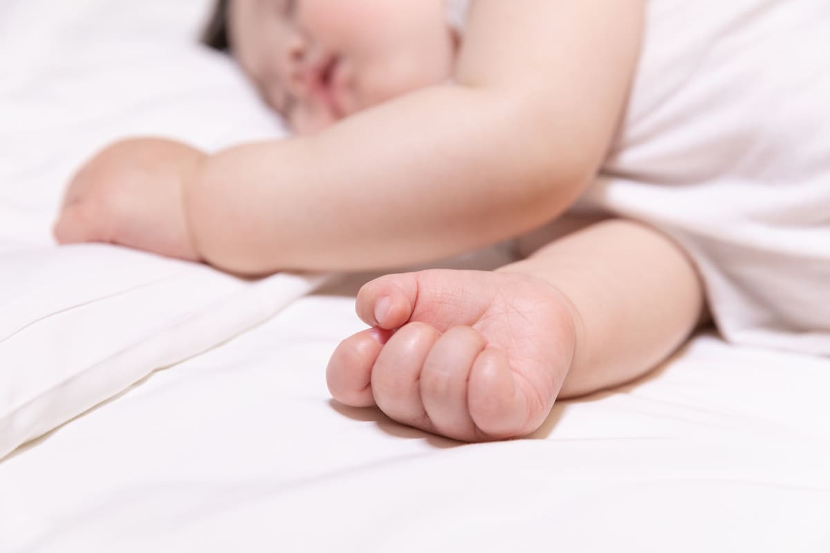 rèn trẻ sơ sinh ngủ đêm 5