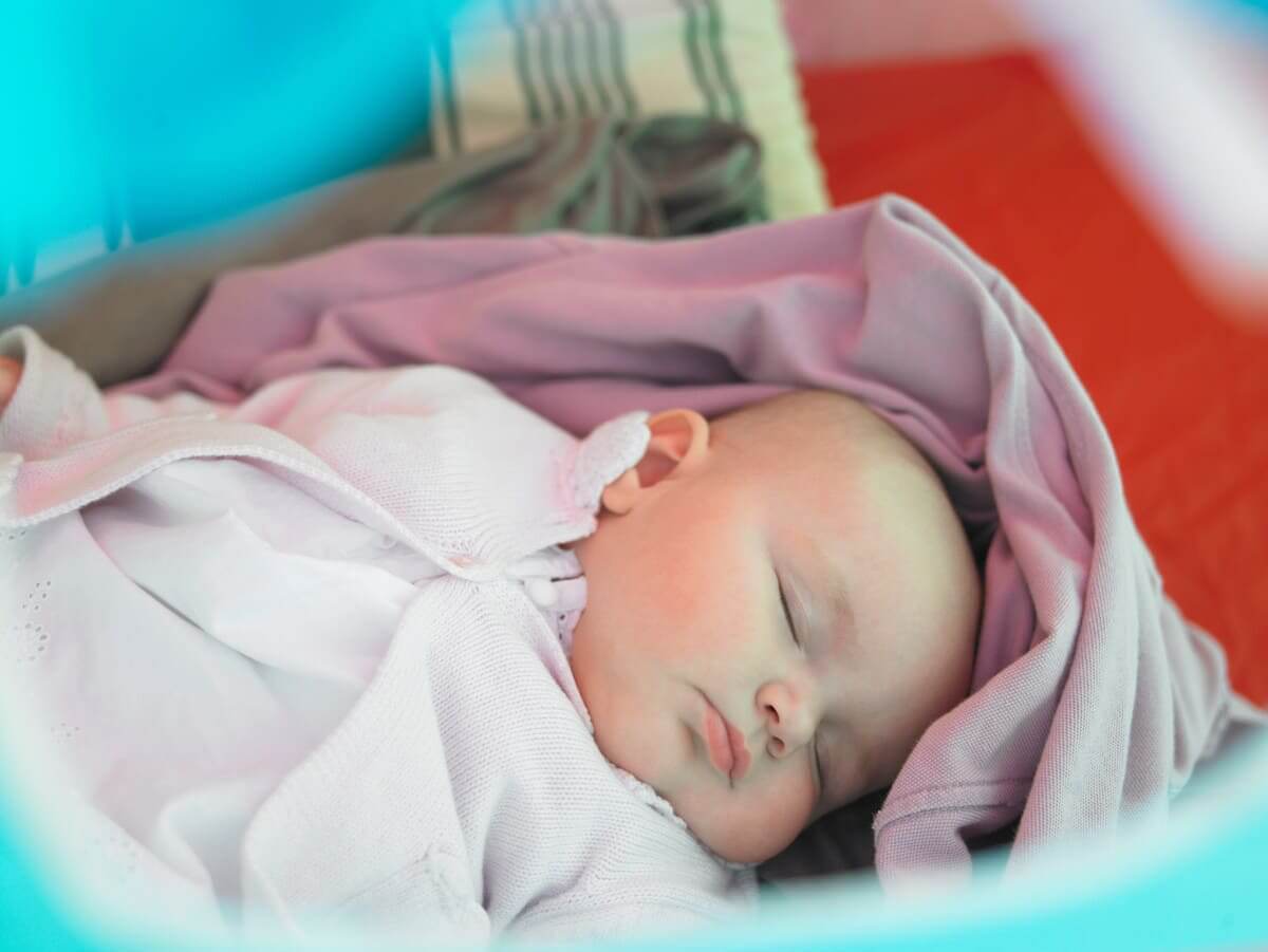 rèn trẻ sơ sinh ngủ đêm