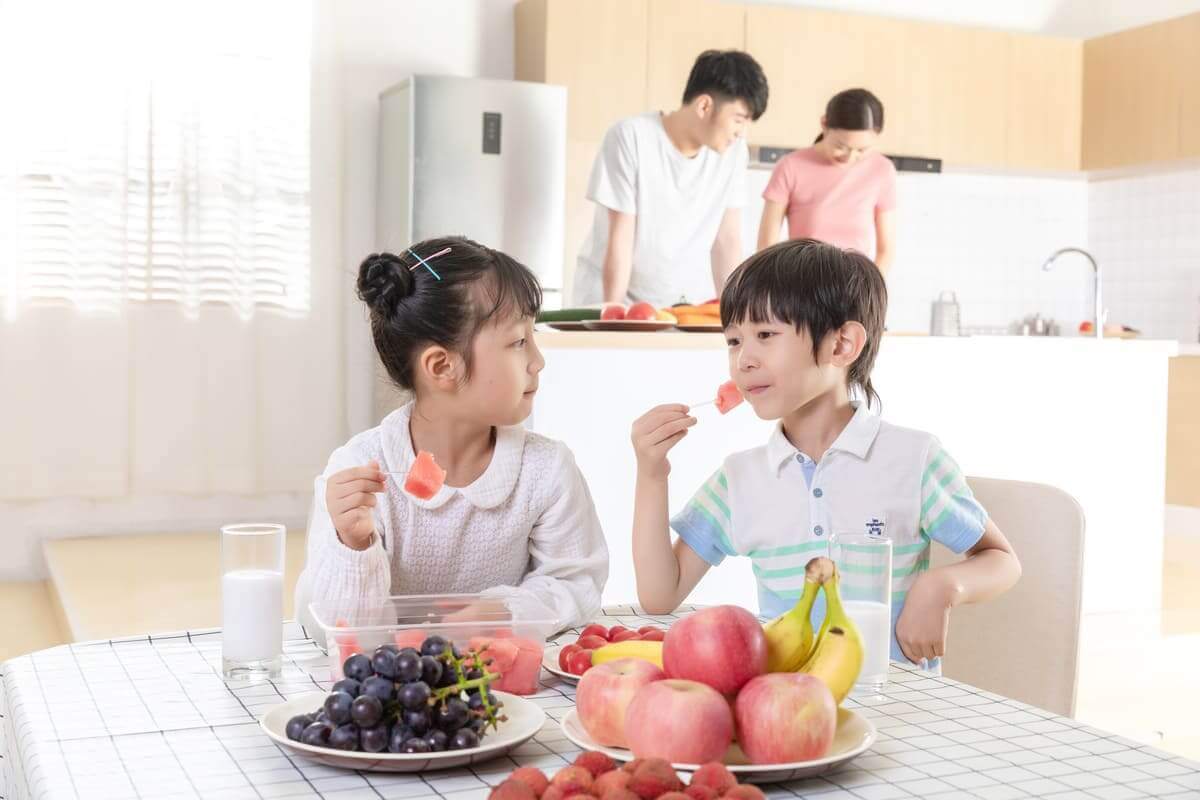 thực đơn cho bé 4 tuổi 1