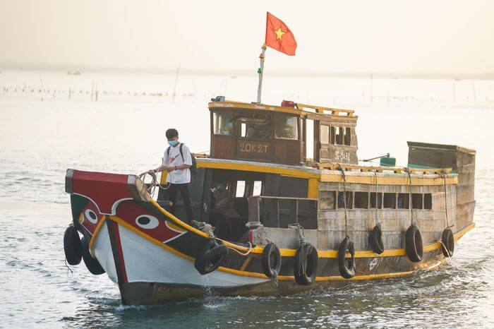 Những học sinh đầu tiên của TP.HCM trở lại trường 43 trở lại trường
