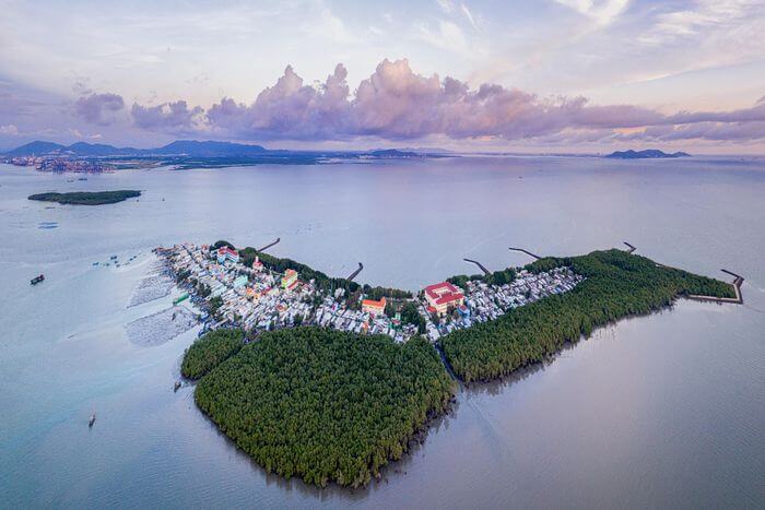 Những học sinh đầu tiên của TP.HCM trở lại trường 53 Những học sinh đầu tiên của TP.HCM trở lại trường 23