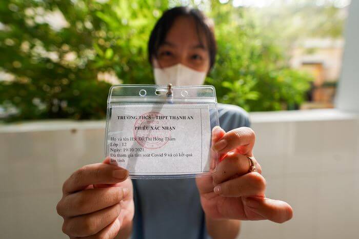 Những học sinh đầu tiên của TP.HCM trở lại trường 46 Những học sinh đầu tiên của TP.HCM trở lại trường 16
