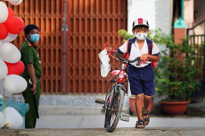 Những học sinh đầu tiên của TP.HCM trở lại trường 47 Những học sinh đầu tiên của TP.HCM trở lại trường 17