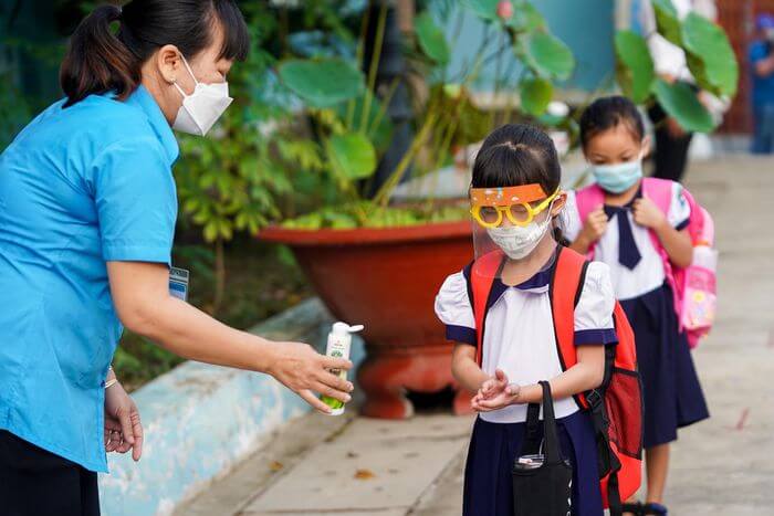 Những học sinh đầu tiên của TP.HCM trở lại trường 50 Những học sinh đầu tiên của TP.HCM trở lại trường 20