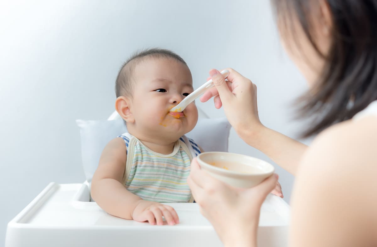 Phân trẻ sơ sinh có mùi chua là một dấu hiệu bất thường? 39 Sơ sinh