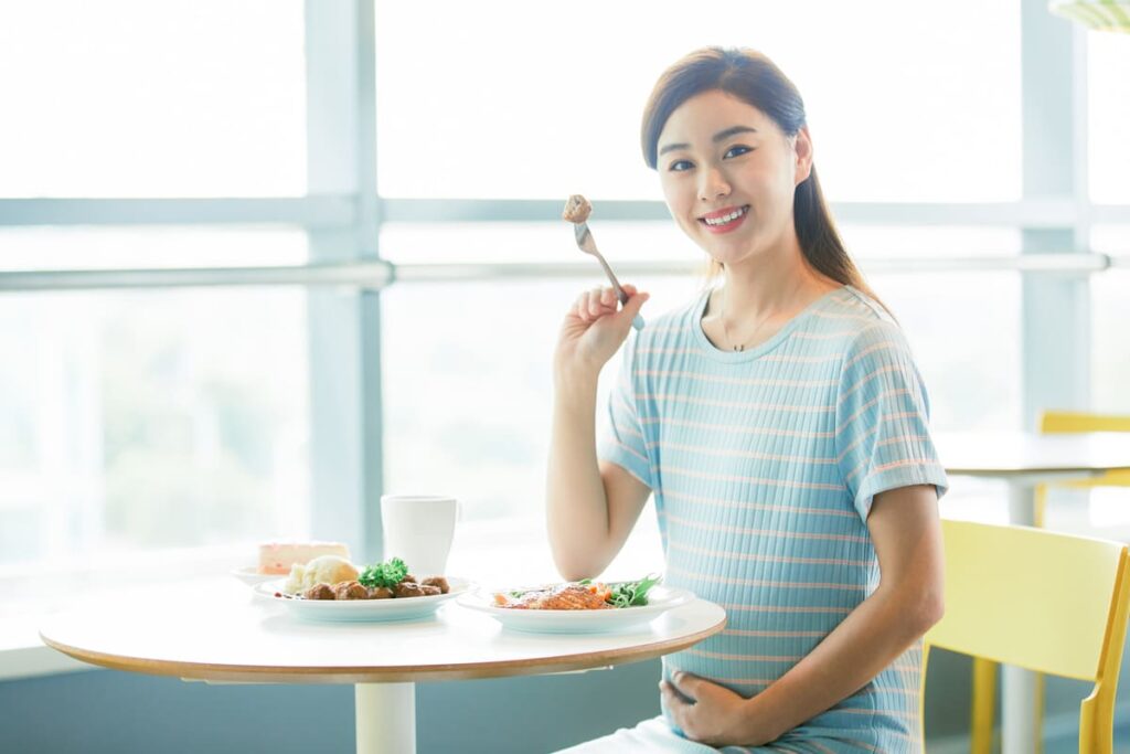 bữa ăn dinh dưỡng thai kỳ