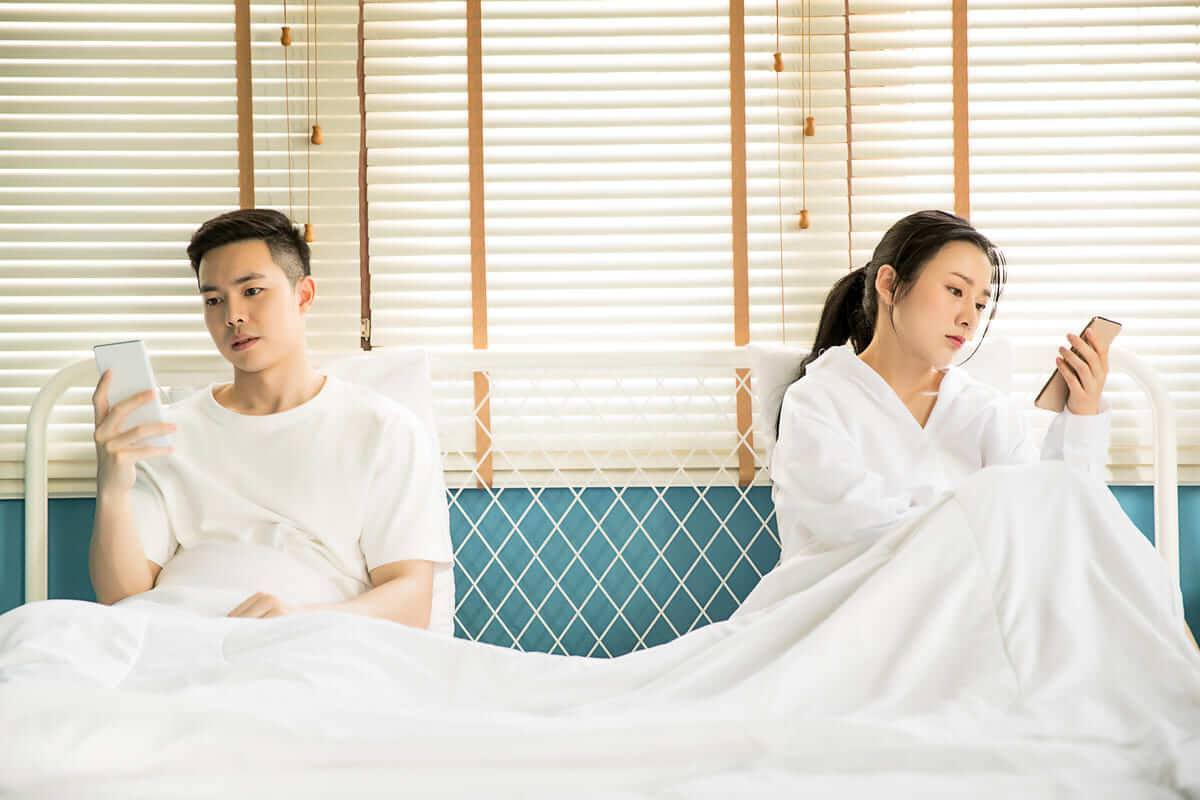 chồng không muốn gần gũi với vợ