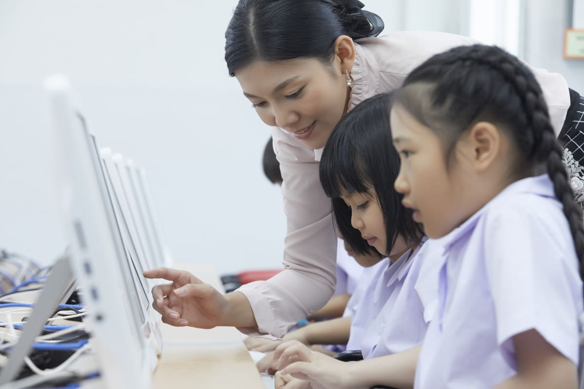 Ngày Nhà giáo Việt Nam vẫn sẽ vẹn tròn ý nghĩa trong mùa dịch 35 ngày 20-11