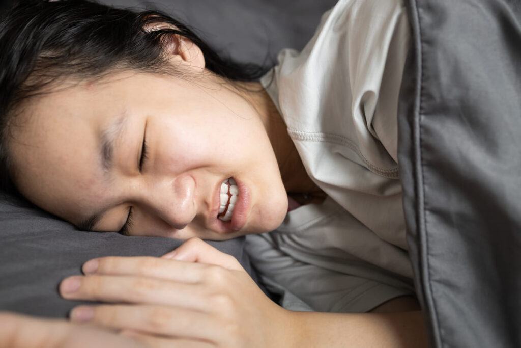 mất ngủ do nghiến răng khi ngủ