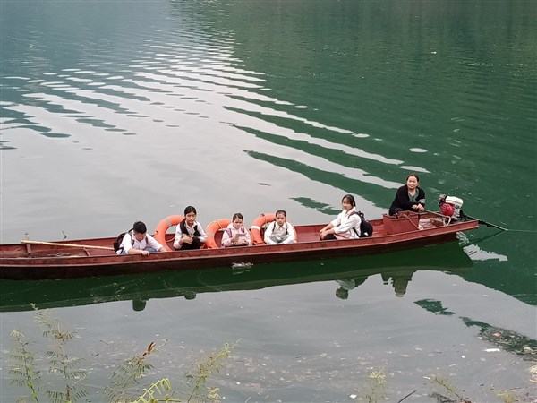người lái đò tận tụy