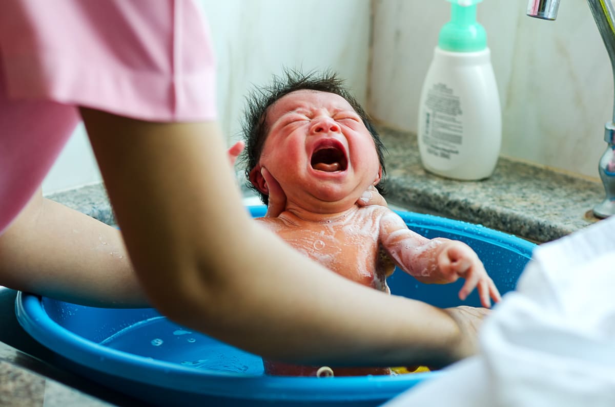 Tắm cho trẻ sơ sinh, mẹ không thể bỏ qua các lưu ý này! 39 tắm cho trẻ sơ sinh 4