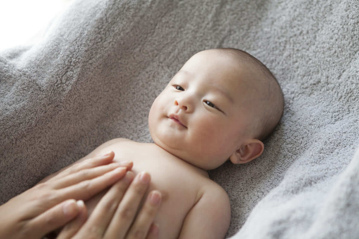hiện tượng sinh lý thường gặp trẻ sơ sinh