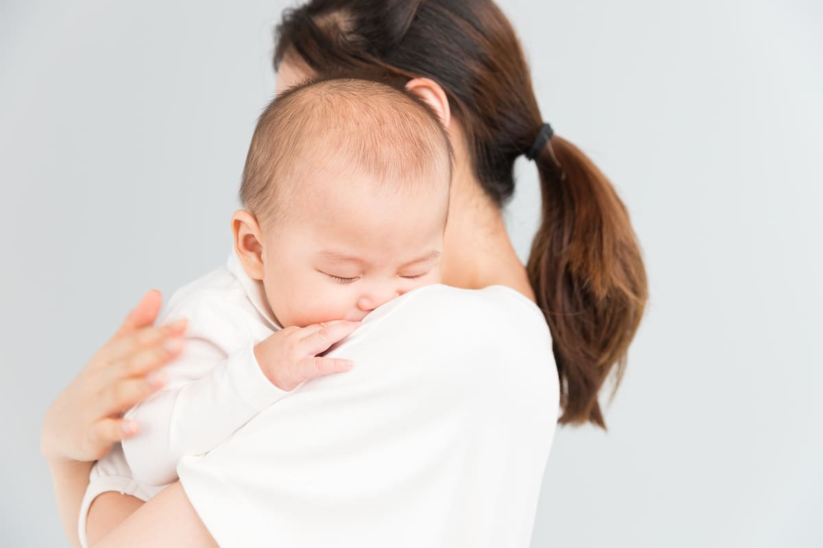 Trẻ sơ sinh bị nấc, mẹ cần xử trí như nào? 41 trẻ sơ sinh bị nấc 1