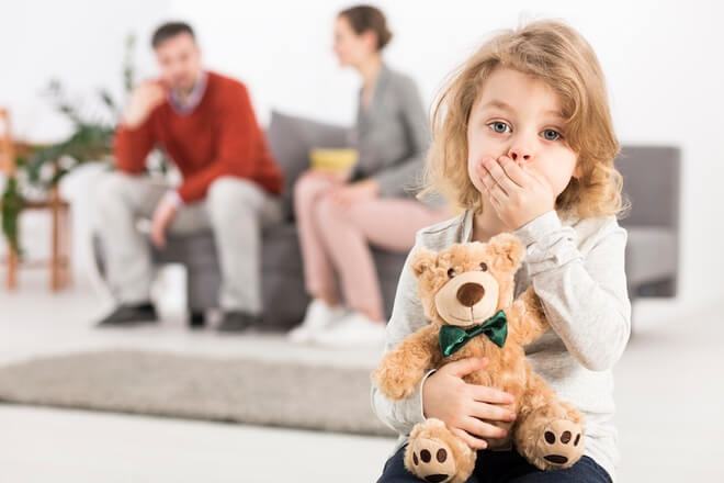 Những điều trẻ thường bắt chước cha mẹ 3