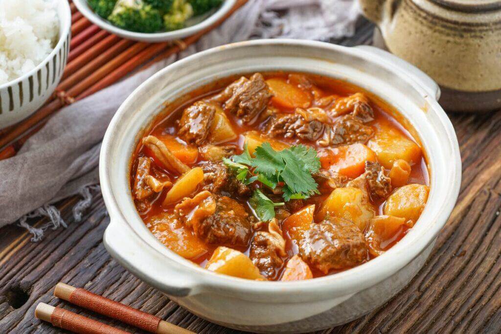 nấu bò sốt vang