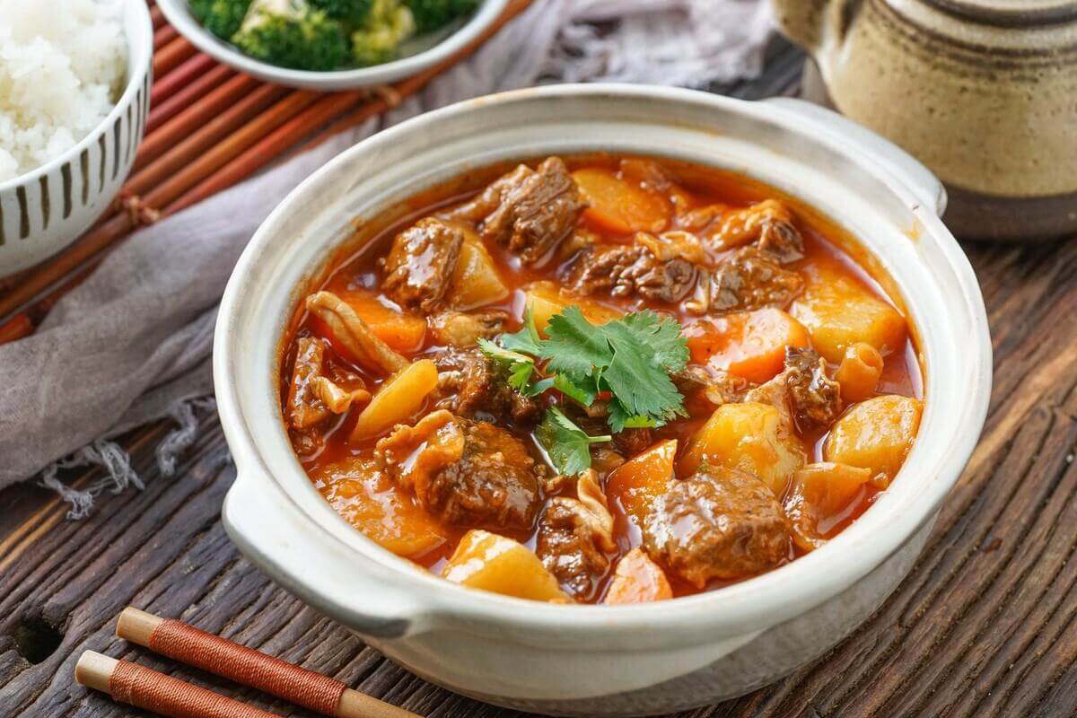nấu bò sốt vang