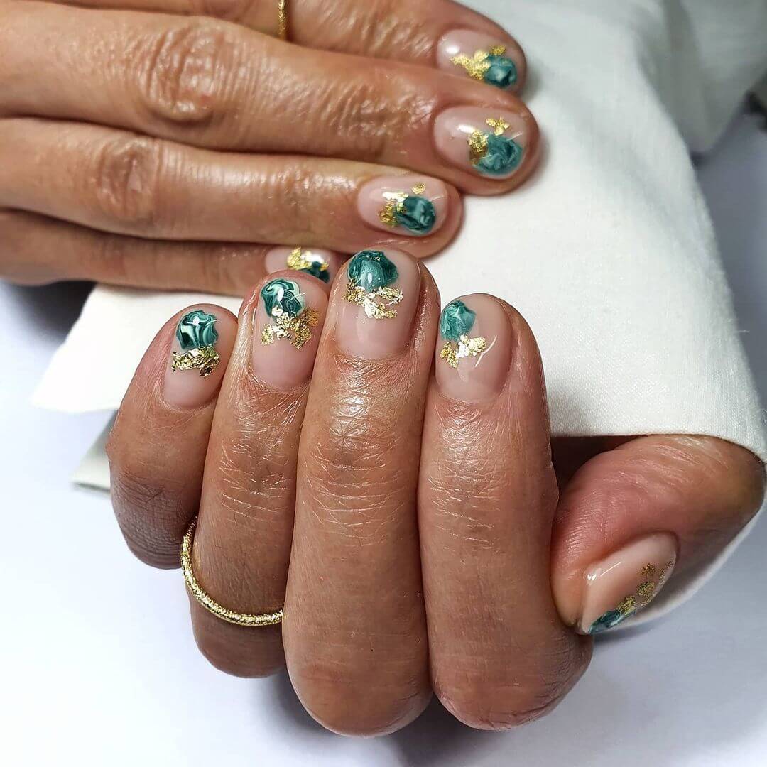 10 Mẫu nail đẹp đón Giáng Sinh 2021 cho mẹ một mùa lễ đáng nhớ 47 10 Mẫu nail đẹp đón Giáng Sinh 2021 cho mẹ một mùa lễ đáng nhớ 9