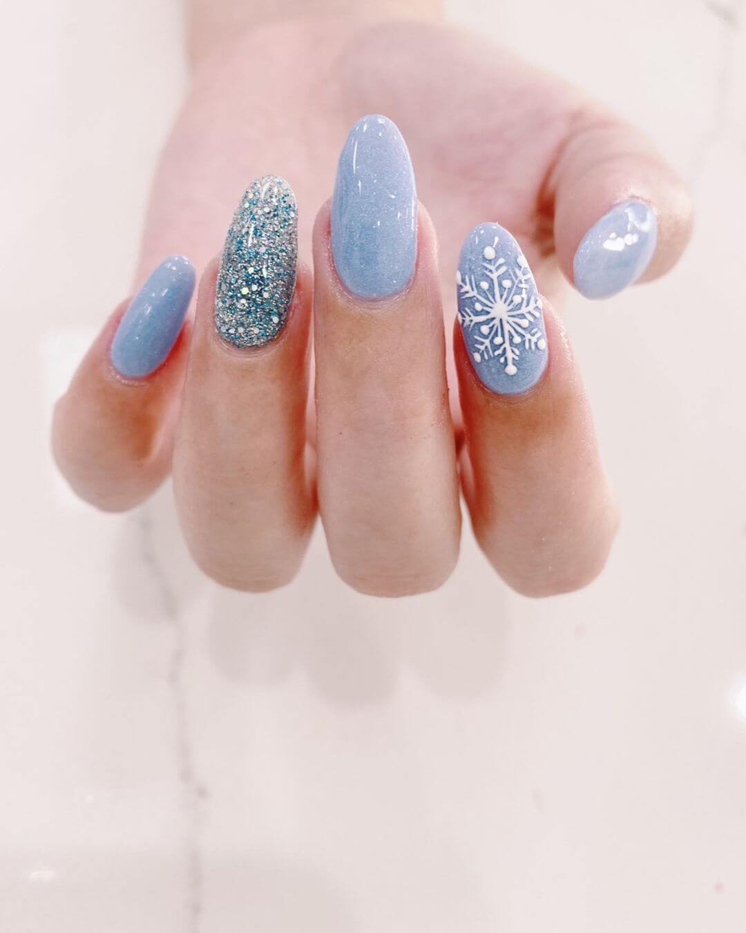 10 Mẫu nail đẹp đón Giáng Sinh 2021 cho mẹ một mùa lễ đáng nhớ 50 nail màu xanh biển