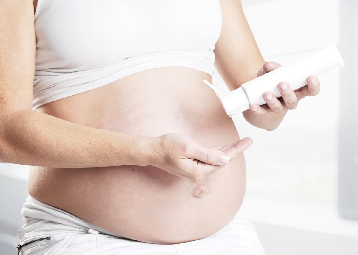 Khi chọn sản phẩm dưỡng da cho bà bầu cần tránh 9 thành phần này! 36 chăm sóc da