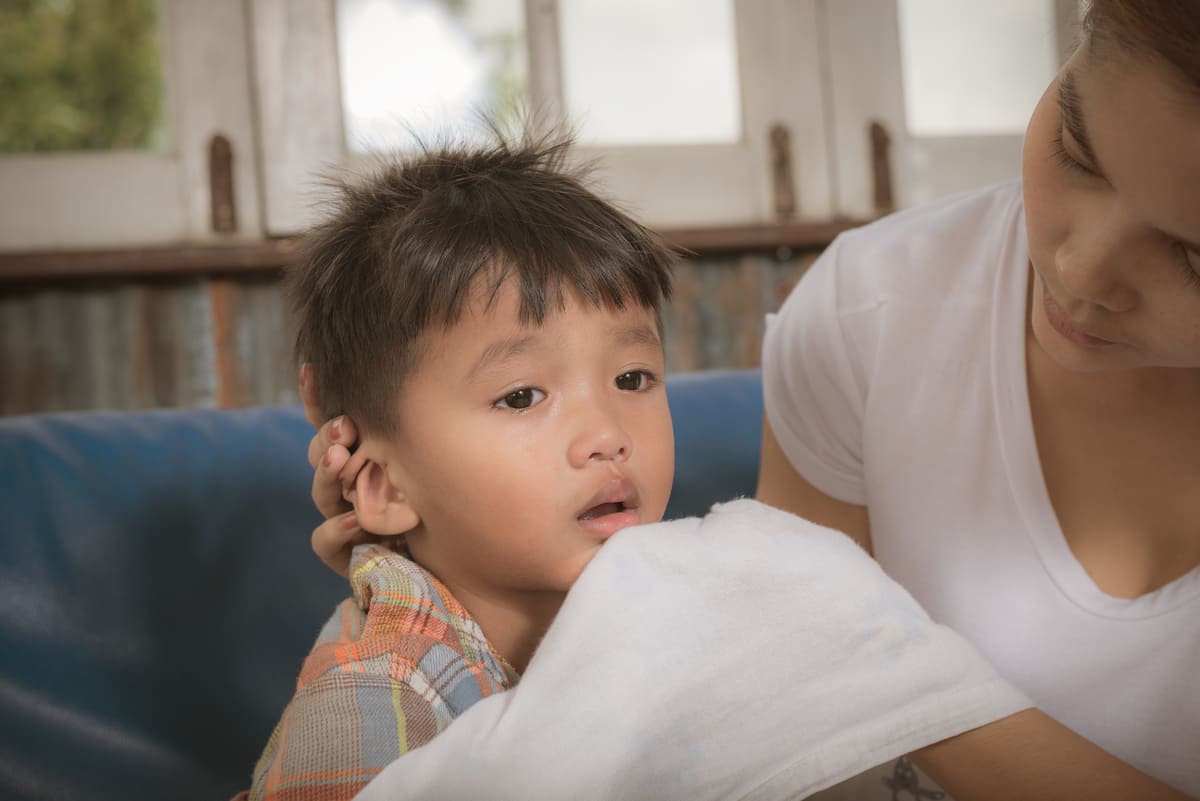 Trẻ bị nôn sau ăn: Dấu hiệu cảnh báo 8 bệnh nguy hiểm 39 chăm sóc trẻ bị nôn