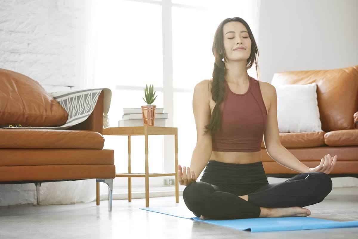 Mách bạn 5 tư thế yoga giảm mỡ bụng để "dọn dáng" đón Tết hoành tráng 37 tư thế yoga giảm mỡ bụng