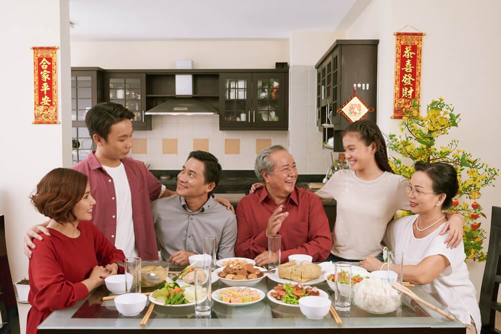 Đại dịch khiến nhiều người không dám về quê ăn Tết 37 sum họp gia đình