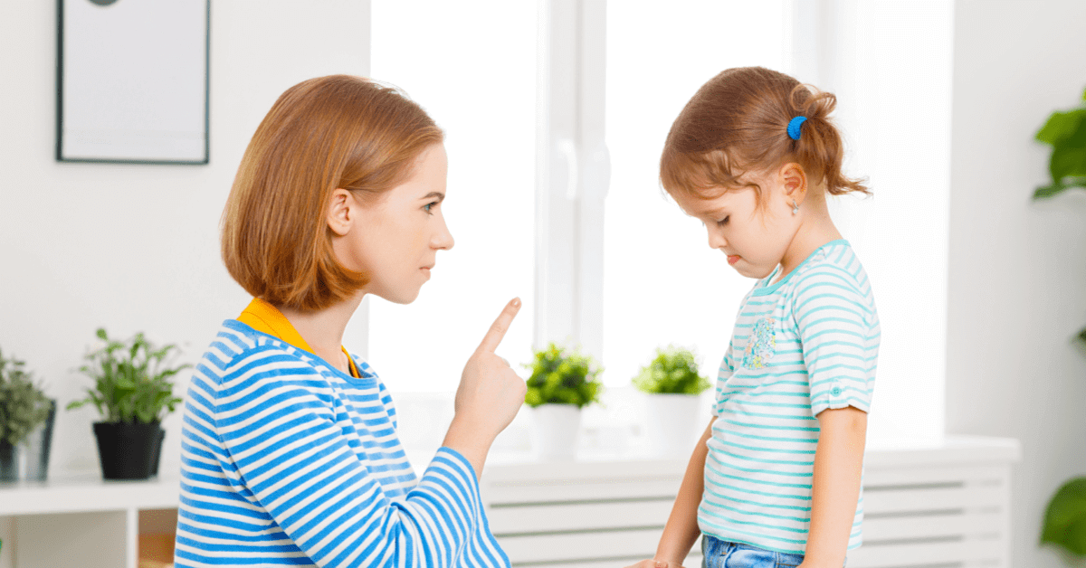 Ba mẹ có biết, khi con phạm lỗi cũng là lúc con cần được yêu thương nhất? 34 con phạm lỗi