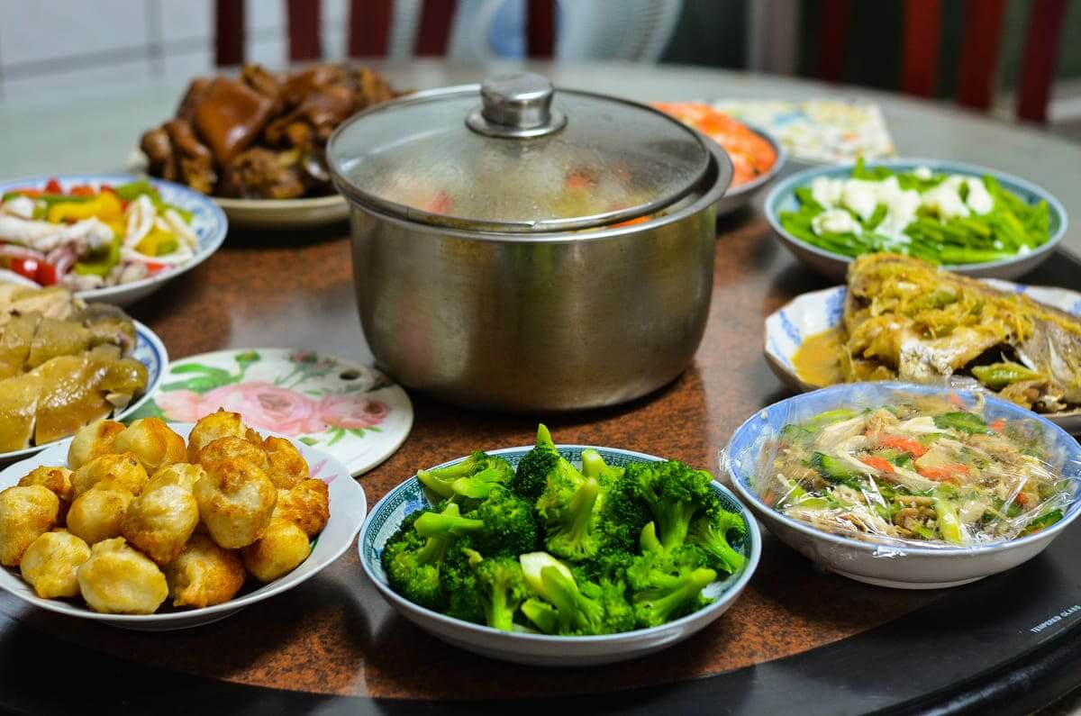 Nàng dâu mới bỏ túi cách chuẩn bị mâm cúng tất niên năm Nhâm Dần này! 40 mâm cúng tất niên miền Trung