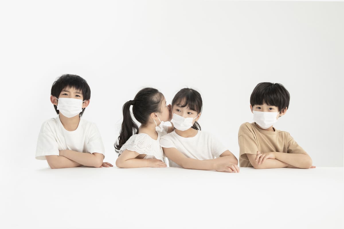 đeo khẩu trang ảnh hưởng đến nhận thức