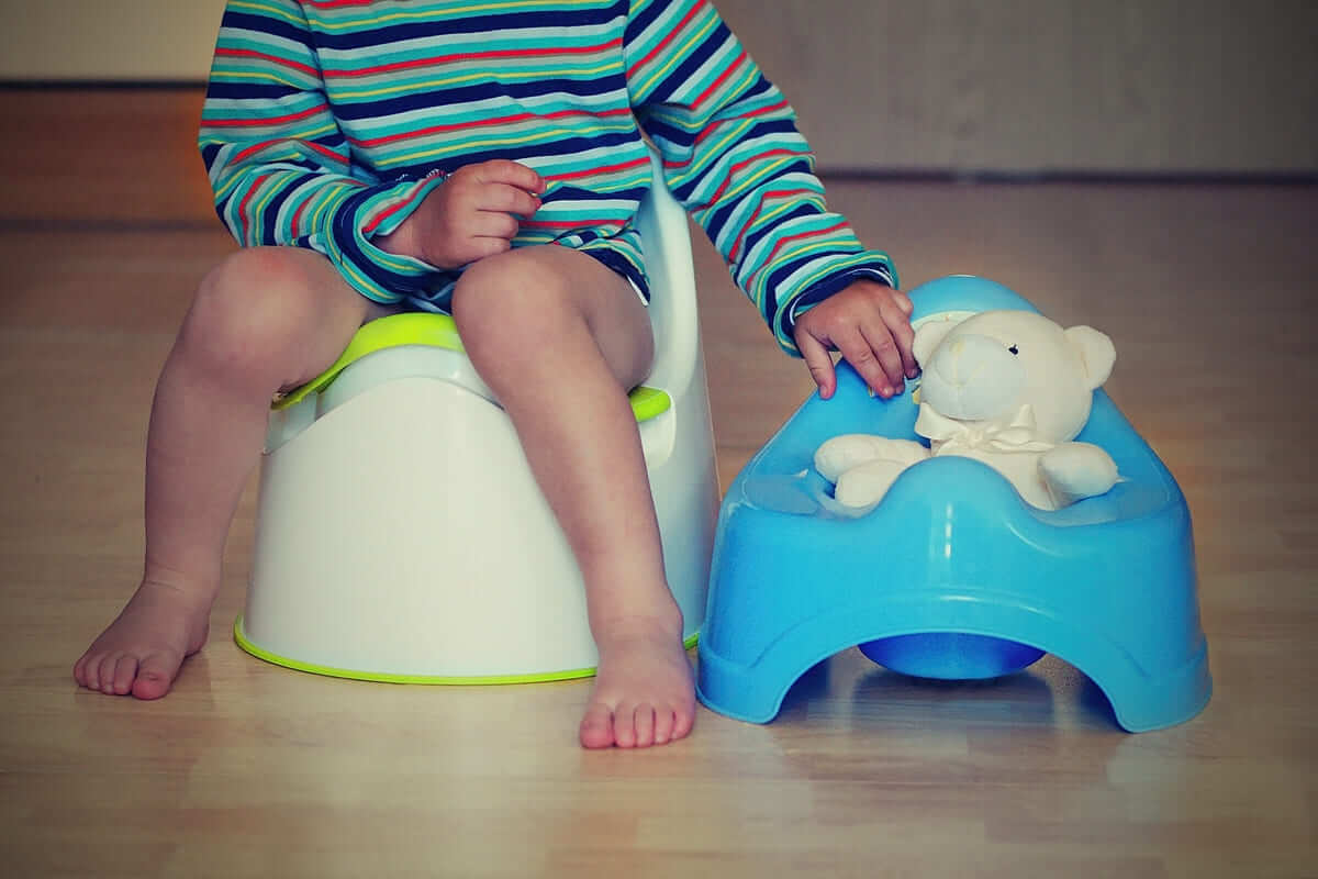 Mẹ đã biết cách giúp bé dễ đi tiểu khi bị bí tiểu, tiểu gắt? 39 cách giúp bé dễ đi tiểu hơn