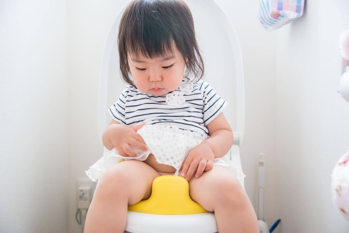Mẹ đã biết cách giúp bé dễ đi tiểu khi bị bí tiểu, tiểu gắt? 38 giúp bé dễ đi tiểu hơn
